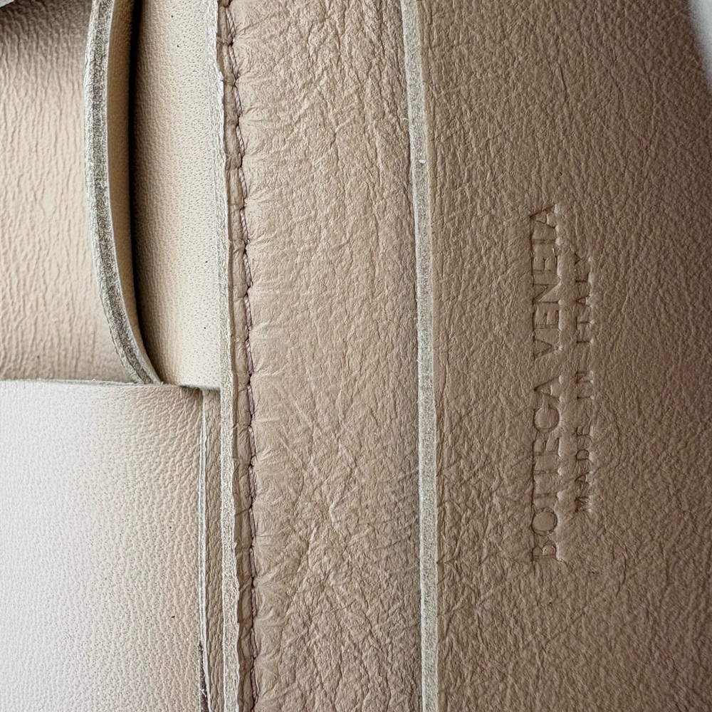 BOTTEGA VENETA Mini Cassette Porridge Woven Leather Belt Bag - Picture 4 of 9